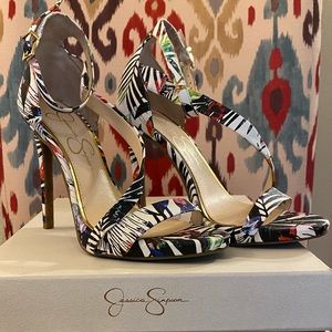 Jessica Simpson High Heels 7M